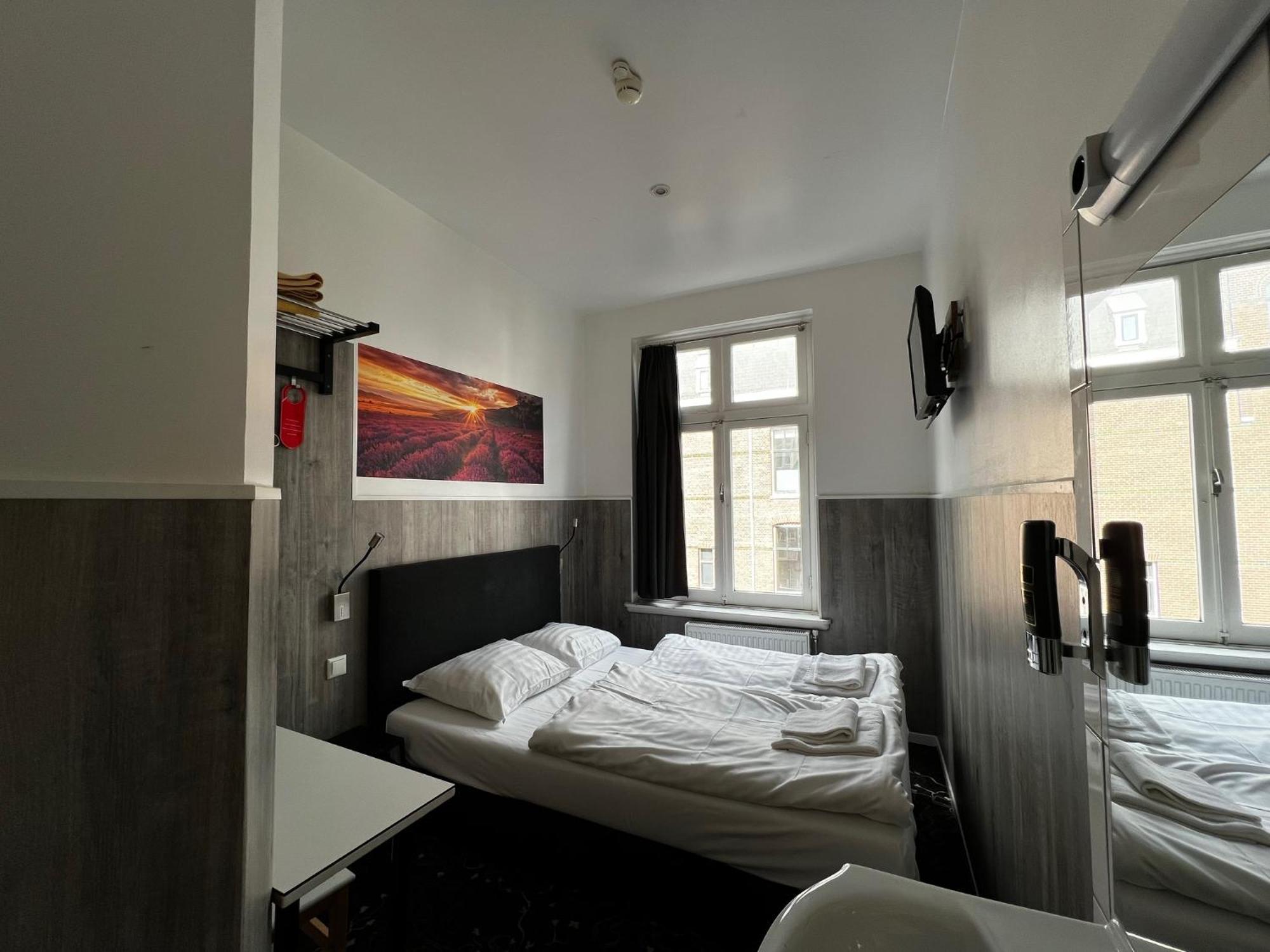 Budget Trianon Hotel Amsterdam Exterior photo